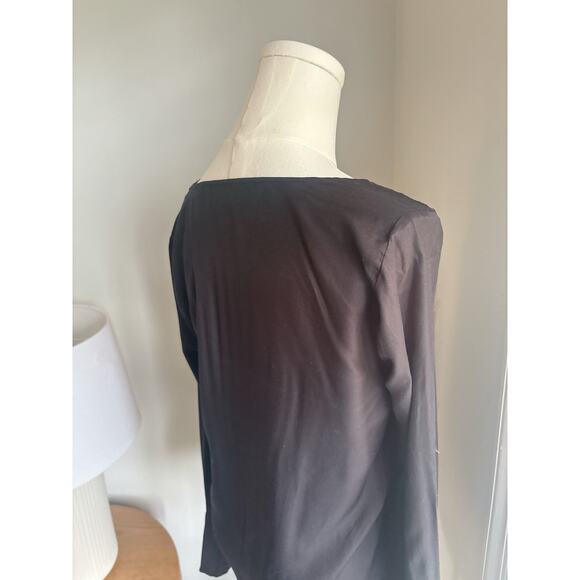 Boden Black Silk Blend Bell Sleeve V Neck Blouse Womens Size 2 Minimalist Top - Picture 6 of 7